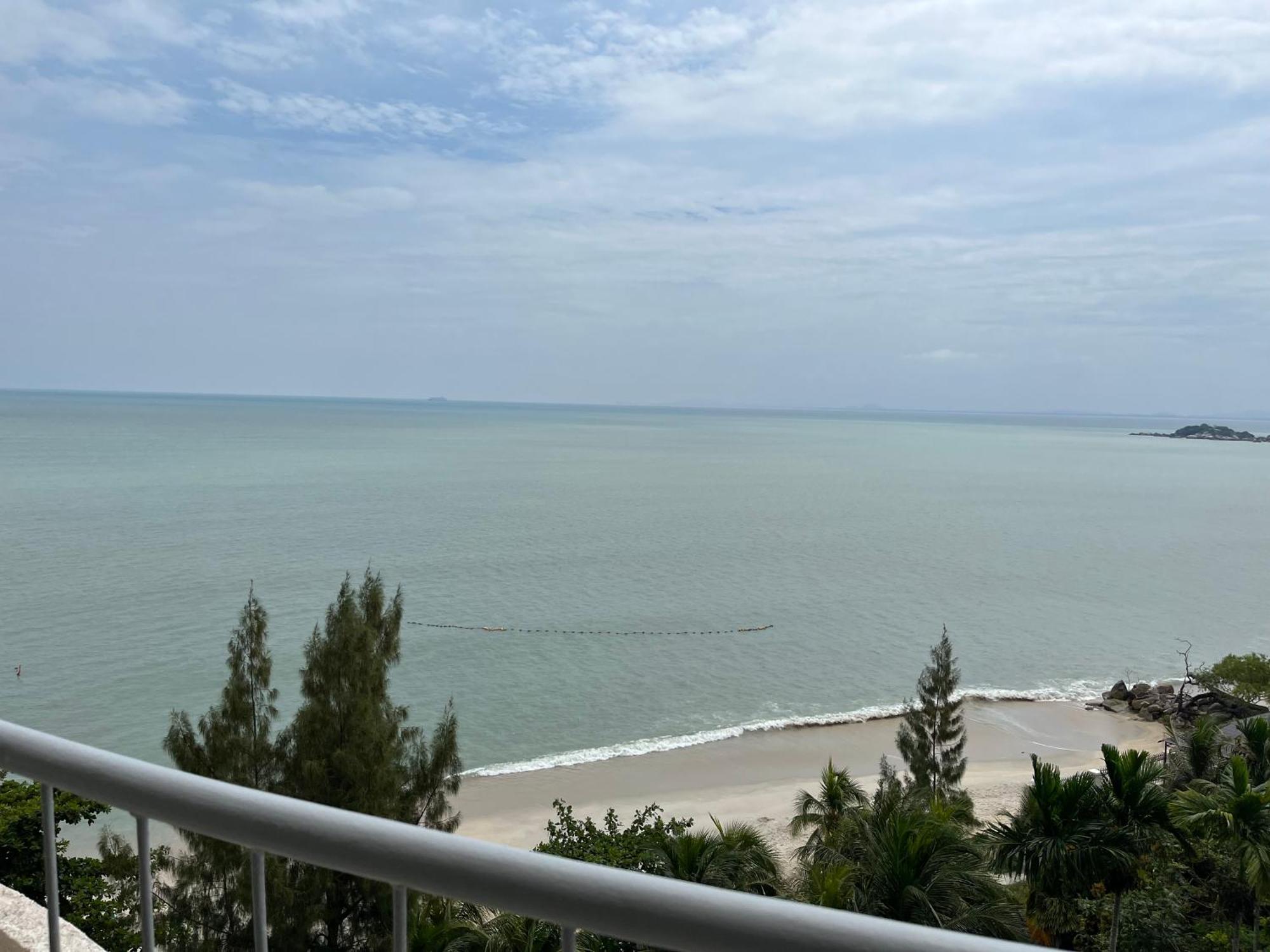 Hotel Paradise By The Sea In Penang By Veron At Rainbow Paradise Tanjung Bungah  Zewnętrze zdjęcie