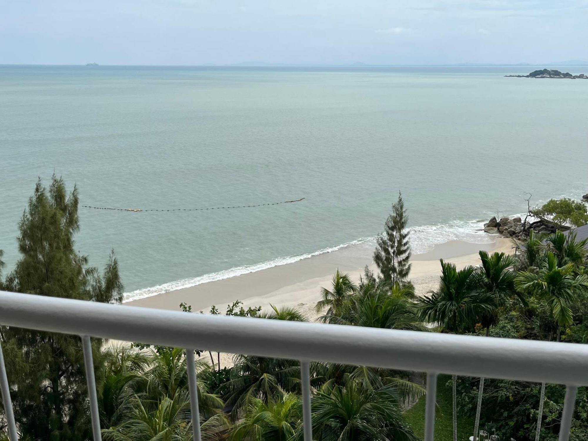 Hotel Paradise By The Sea In Penang By Veron At Rainbow Paradise Tanjung Bungah  Zewnętrze zdjęcie